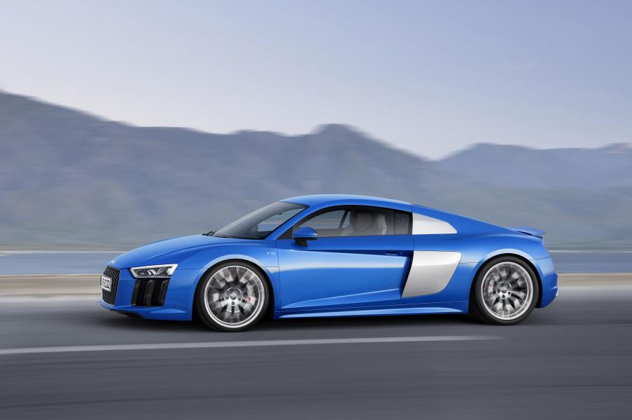  Audi R8 V10 2015 года  (WW) (фото 16 из 21)